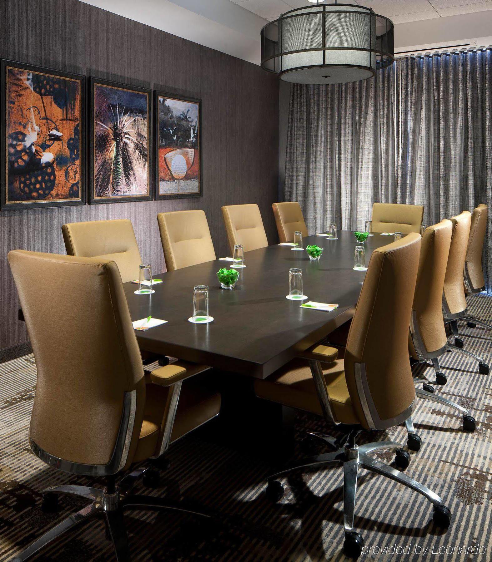 Courtyard By Marriott Palm Hotel 3*