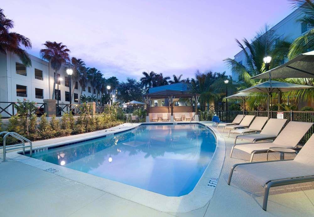 Courtyard By Marriott Palm Beach Hotel 3*